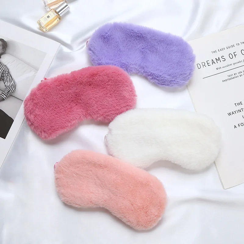 Plüsch Schlafmaske | Weiche & Niedliche Love-Cloud Augenbinde | Bequeme Augenabdeckung für Nickerchen, Reisen & Entspannung Kaufschwan®