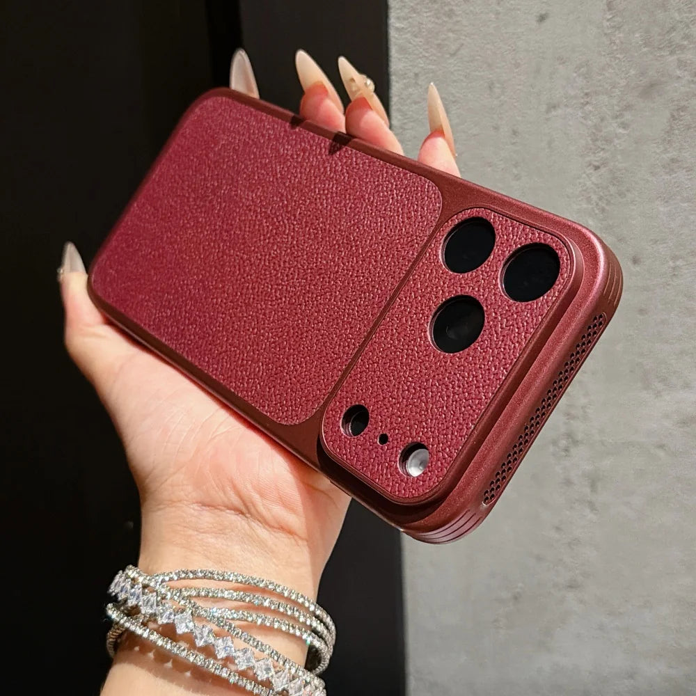 Matte PU-Lederhülle mit Litschi-Struktur für iPhone 18 Pro & iPhone 18 Pro Max – Bordeauxrote Hülle mit Wärmeableitendem Netz Kaufschwan® Dunkelrot iPhone 18 Pro Max