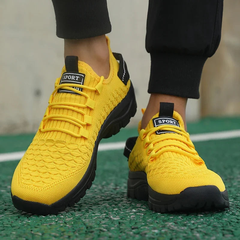Herren Outdoor Sneaker in Leuchtgelb – Atmungsaktive Mesh Sportschuhe | Stoßdämpfendes Trend-Abenteuer Schuhwerk Kaufschwan®