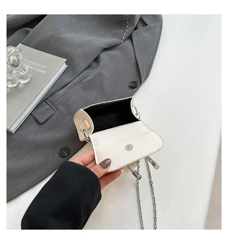 Bunte Schultertasche mit Schmetterlingsknoten – PU Leder Crossbody Ketten-Satchel & Handtasche für Damen