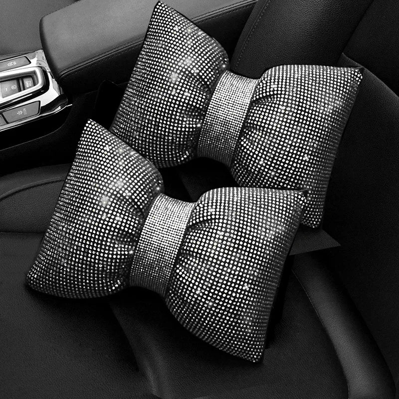 Funkelndes Strass-Auto-Nackenkissen-Set – Regenbogenfarbene Kopfstützenkissen für Fahrer- & Beifahrersitz Kaufschwan® Weiß Schleife-2 Stück