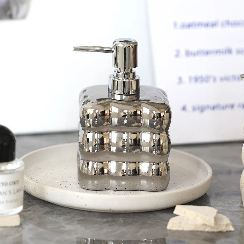 Kreative Keramik-Lotionflasche mit Druckpumpe – Badezimmerspender für Shampoo, Duschgel & Handdesinfektionsmittel Kaufschwan® Silber 300ml