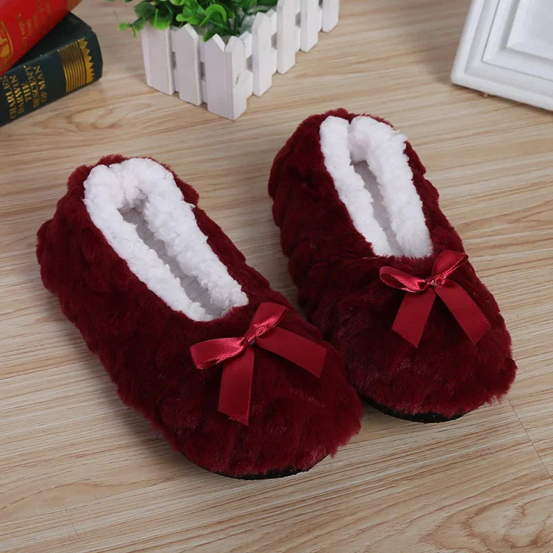 Flauschige Damen Winter-Hausschuhe | Kunstfell Plüsch Herz Design | Weiche Sohle, Warm & Niedlich für Zuhause Kaufschwan® Weinrot 35-38