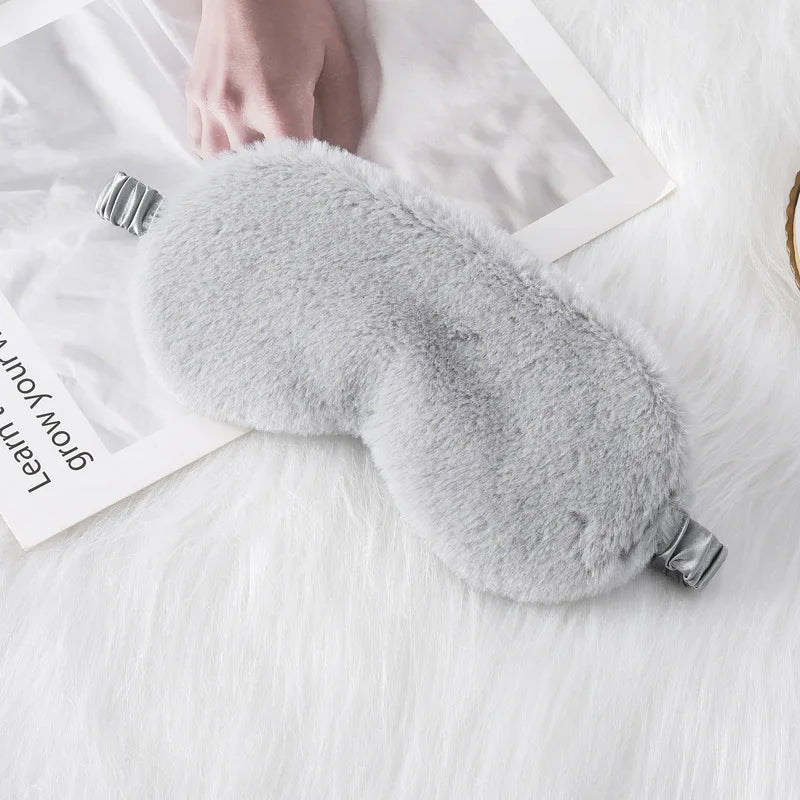 Plüsch Schlafmaske | Weiche & Niedliche Love-Cloud Augenbinde | Bequeme Augenabdeckung für Nickerchen, Reisen & Entspannung Kaufschwan®