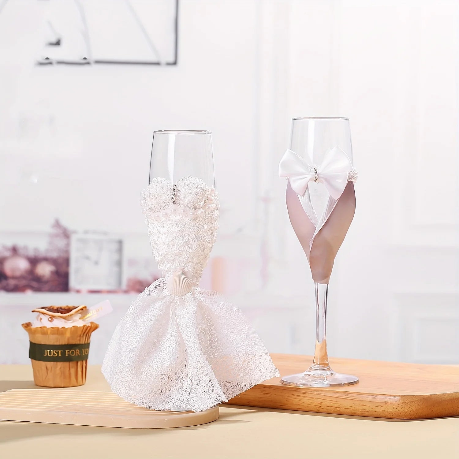 Hochzeits Champagnergläser Set – Braut und Bräutigam Glas im Kleid Design Kaufschwan®