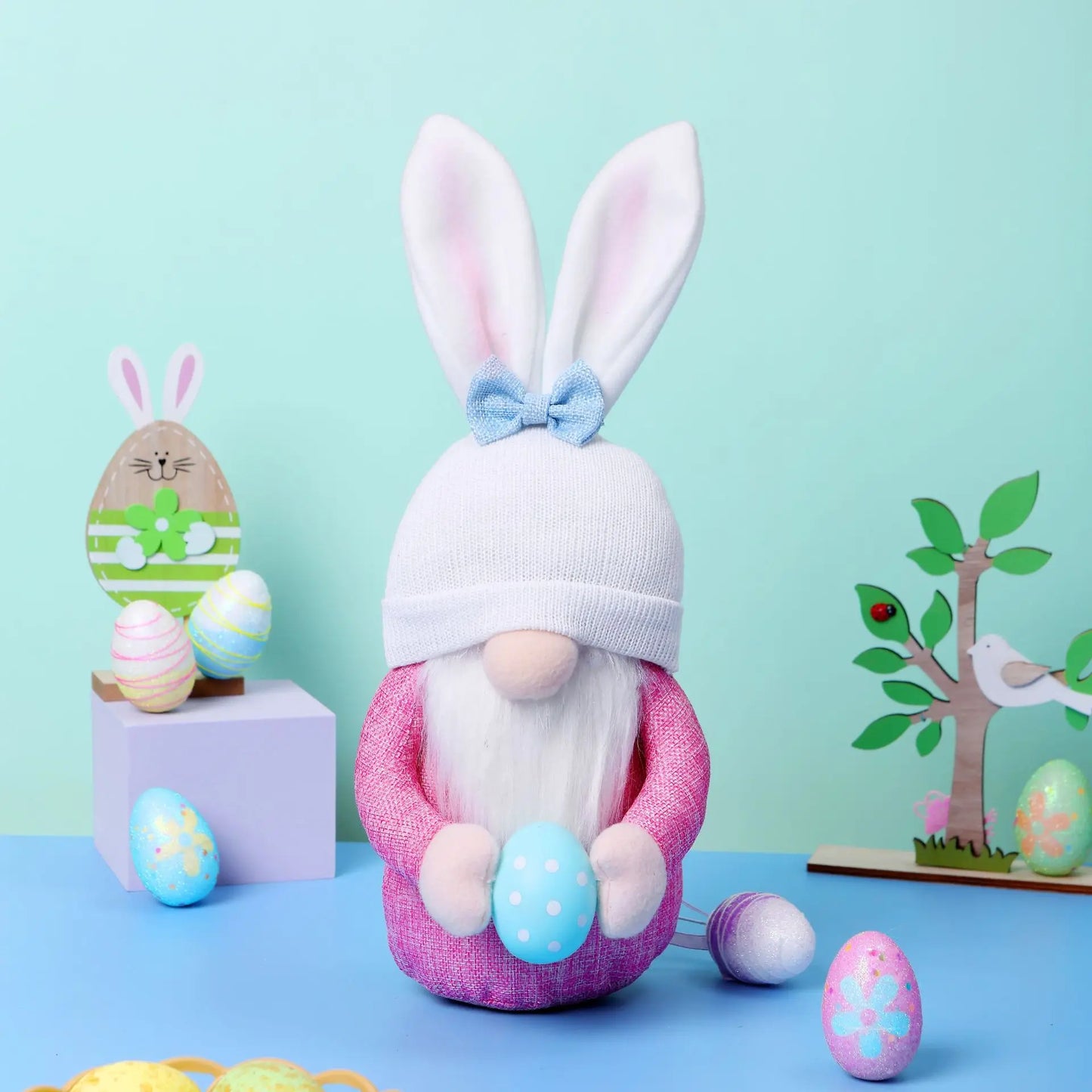 Osterhasen-Wichtel mit Ei – Handgemachte Faceless Plüschfigur | Frühlingsdeko & Geschenk für Mädchen