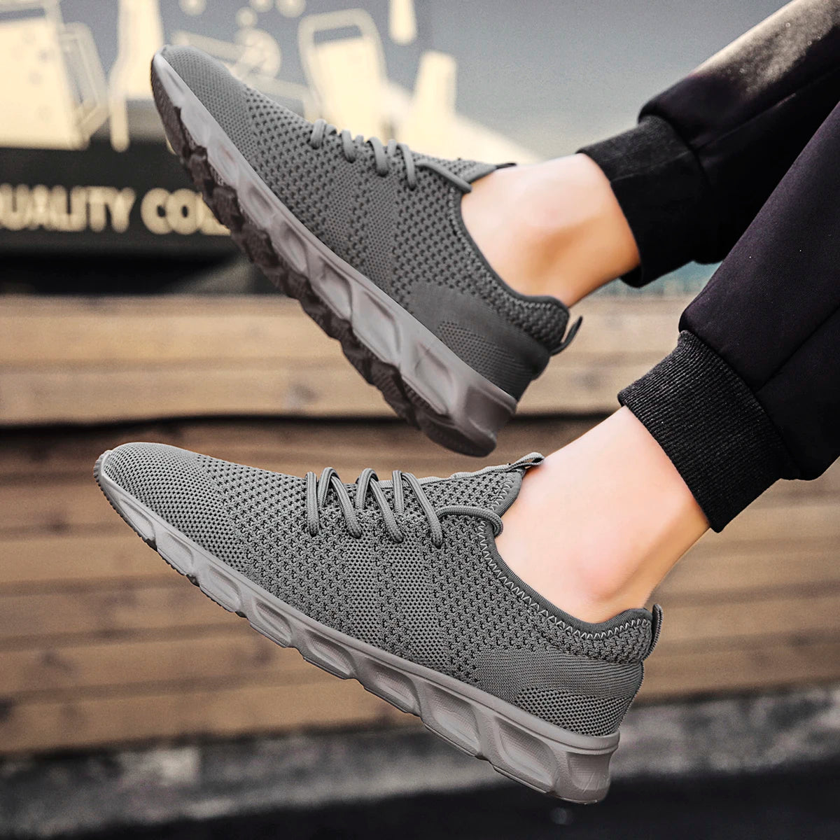 Leichte Herren Sneaker – Leichte & Atmungsaktive Sommer Sportschuhe | Bequeme Herren Schuhe Kaufschwan®