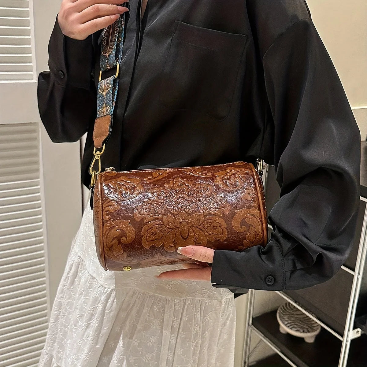 Retro Bestickte Blumen Leder Schultertasche – Klassische Zylinder Crossbody Handtasche für Damen | Alltag, Arbeit & Party Kaufschwan®