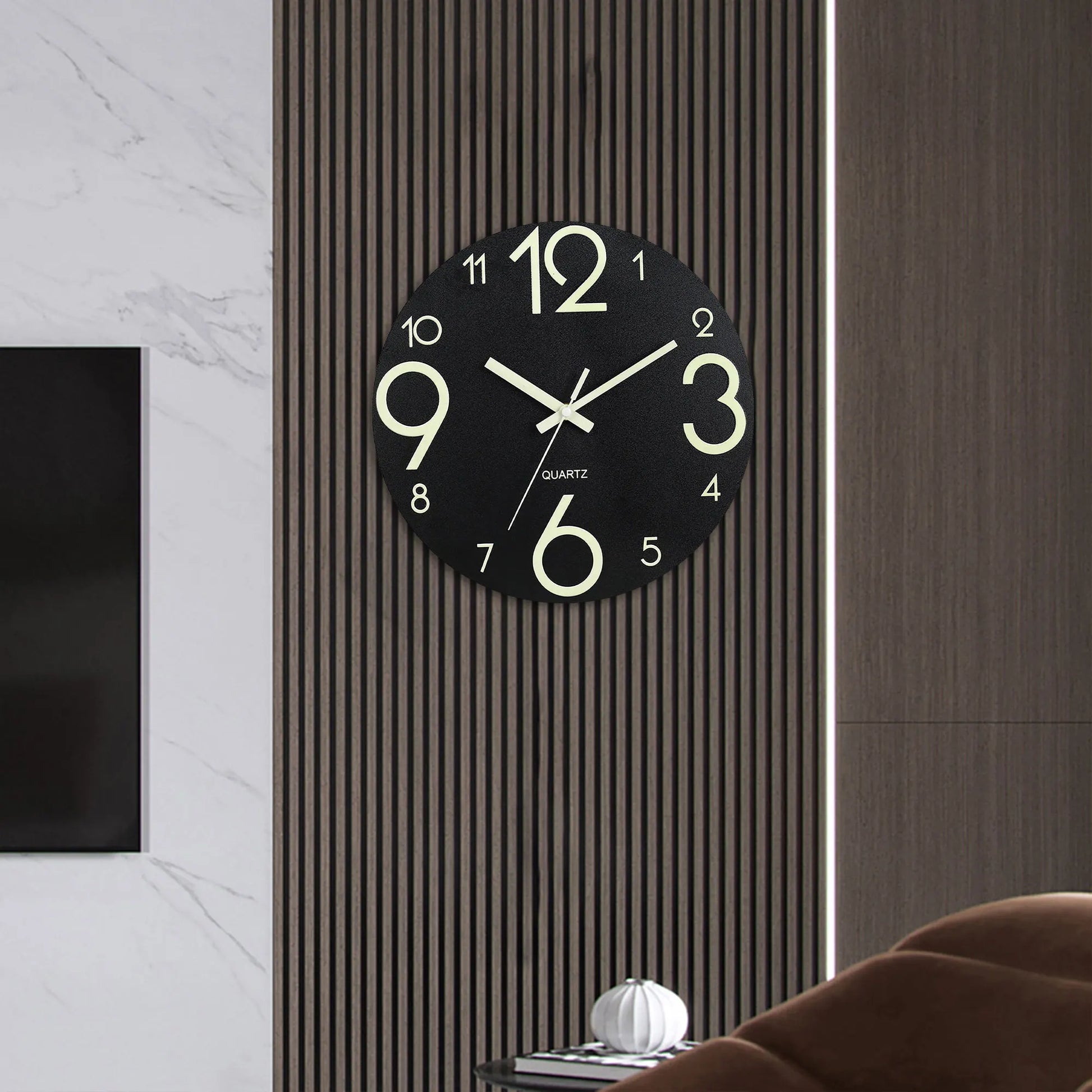 Leuchtende Wanduhr im Dunkeln – Leise Quarz Uhr mit Holzoptik Kaufschwan®