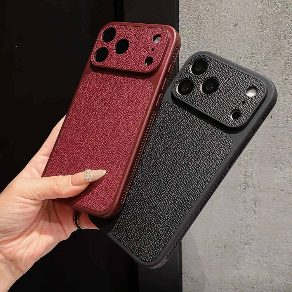 Matte PU-Lederhülle mit Litschi-Struktur für iPhone 18 Pro & iPhone 18 Pro Max – Bordeauxrote Hülle mit Wärmeableitendem Netz Kaufschwan®