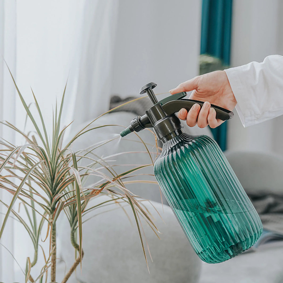 2L Large Capacity Garden Spray Bottle With Adjustable Nozzle Fine Mist Plant Watering Can For Indoor Plants Cleaning Pet Bathing Kaufschwan®
