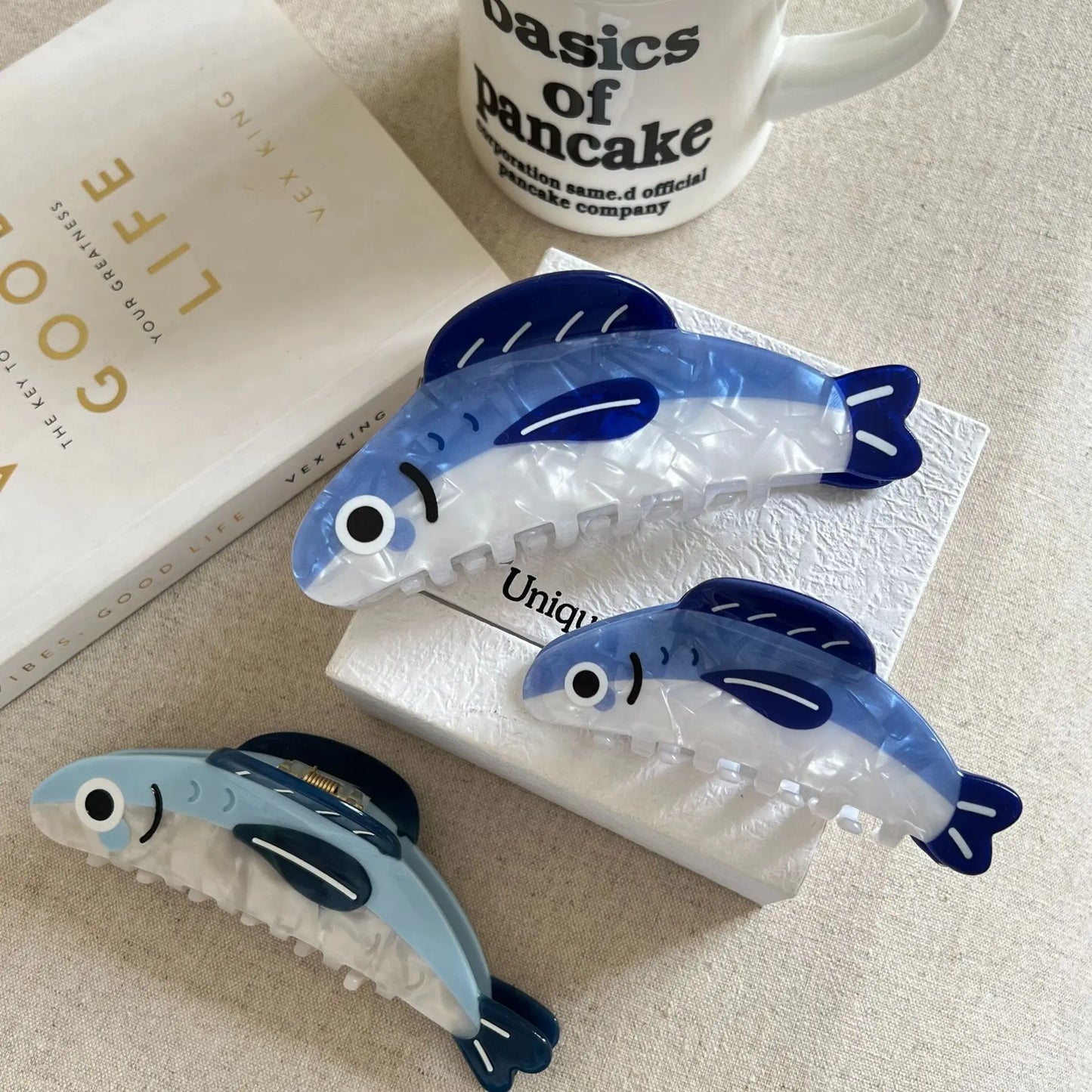 Blaue Sardinen-Haarklammer im maritimen Fischdesign Kaufschwan®