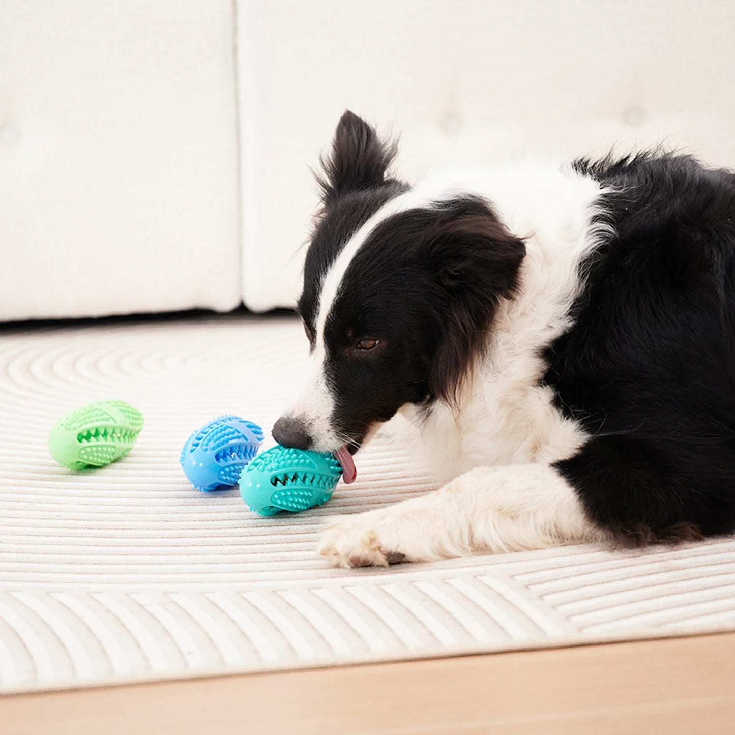 Gummi Hundespielball – Interaktiver Futterspender Kauspielzeug Kaufschwan®