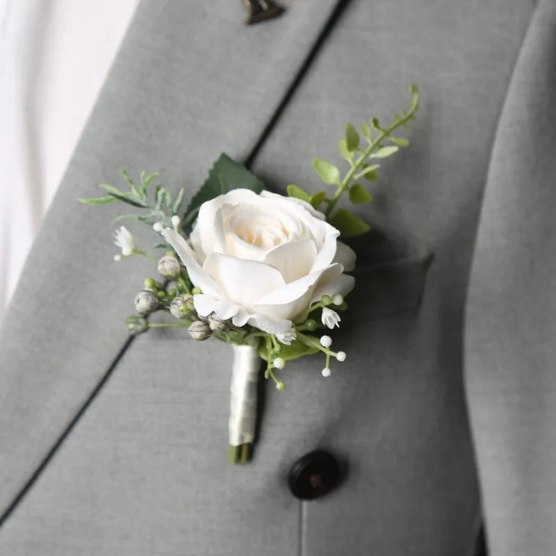 Bräutigam Ansteckblume Rose – Elegante Hochzeits Corsage für Anzug Kaufschwan® Weiß