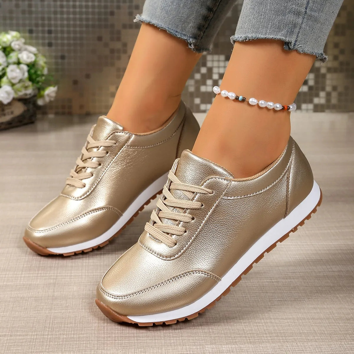 Damen Leder-Sneaker – Bequeme Schnürschuhe in Übergrößen | Runde Zehenform, Flache Low-Top Schuhe für Frühling & Herbst Kaufschwan® Gold 38
