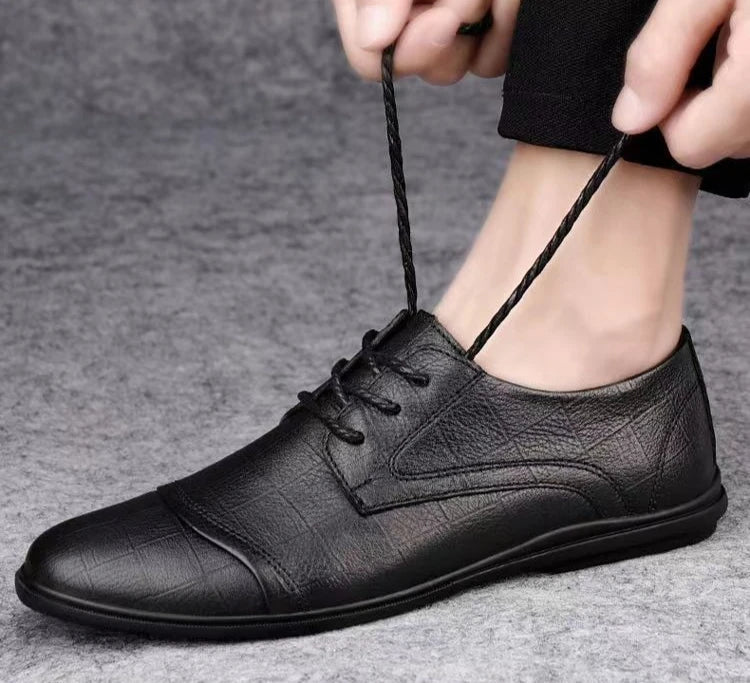 Herren Lederschuhe mit Spitzem Design – Schwarze Weiche Freizeitschuhe | Elegante Retro-Businessschuhe für Sommer & Alltag Kaufschwan®
