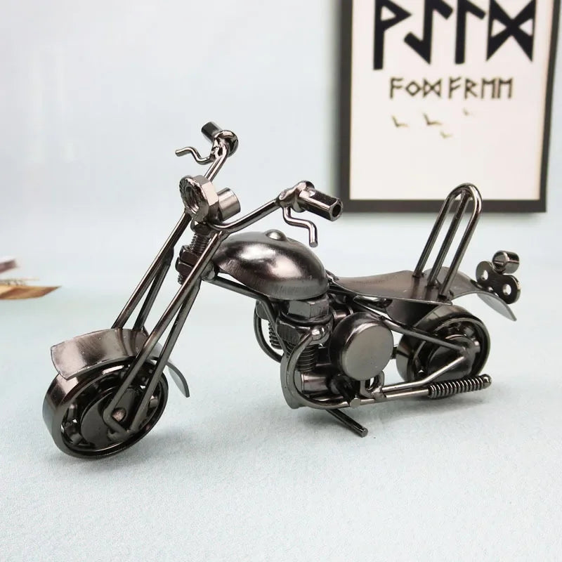 Retro Motorrad Modell aus Metall – Handgefertigte Eisen-Motorradfigur für Zuhause, Büro und Sammlungen