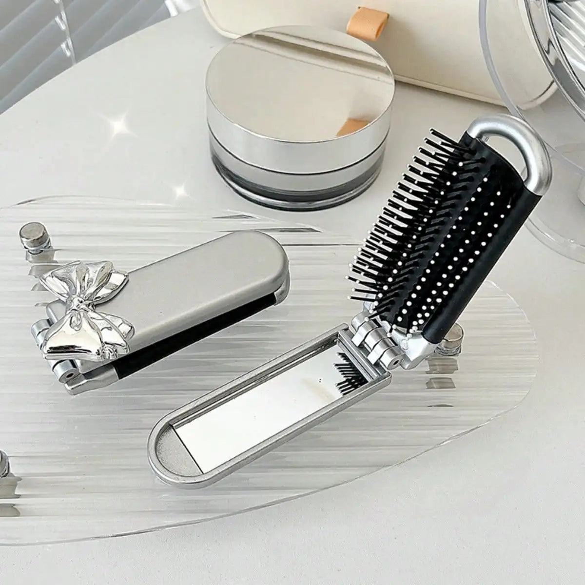 Tragbarer Kompaktkamm mit Luftkissen & Make-up Spiegel – Reise-Haarbürste für Alltag & Styling