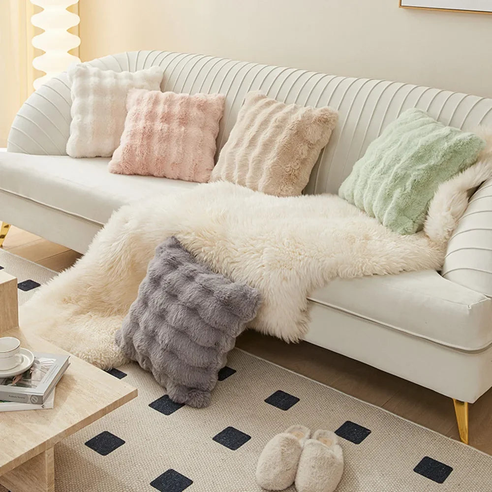 Weicher Fell-Kissenbezug | Gemütlicher Plüsch-Dekokissenbezug für Wohnzimmer, Sofa Dekor | Weiß & Grau Kaufschwan®