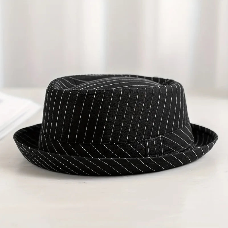 Klassischer gestreifter Fedora Hut – Kurzkrempiger Woll-Jazzhut für Damen & Herren, Schwarz-Weiß Streifen, Freizeit & Formal Kaufschwan®