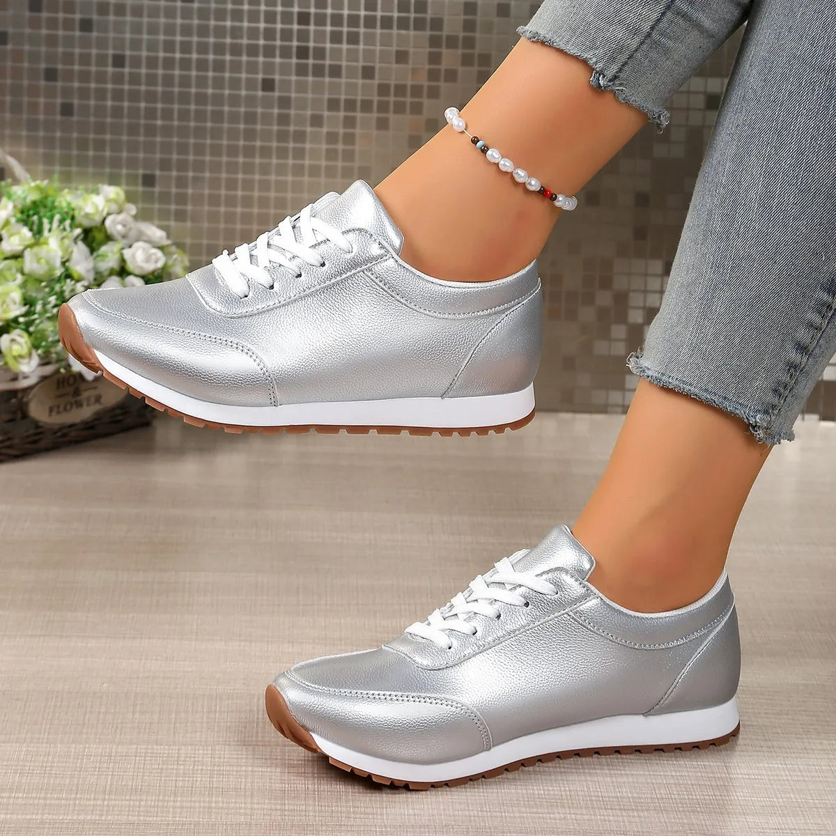Damen Leder-Sneaker – Bequeme Schnürschuhe in Übergrößen | Runde Zehenform, Flache Low-Top Schuhe für Frühling & Herbst Kaufschwan® Silber 42