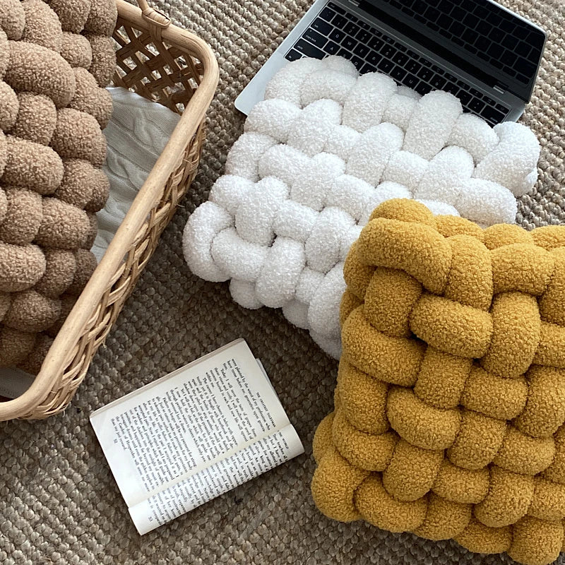Luxuriöses Kissen für Wohnzimmer | Weicher Lammfell Dekokissen für Sofa & Stuhl | Komfortables Sitzkissen für Zuhause Kaufschwan®