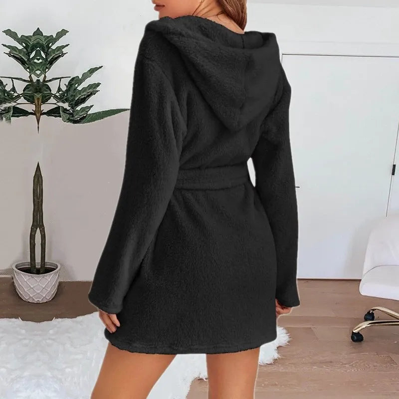 Kuscheliger Damen Bademantel mit Kapuze – Flauschiger Winter Morgenmantel mit Gürtel & Taschen Kaufschwan®