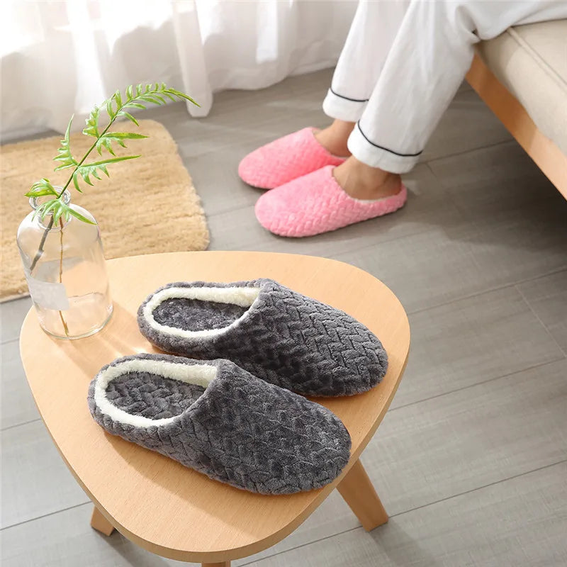 Damen Winter-Hausschuhe mit Fell | Cartoon-Katzen-Design | Warme Memory-Foam Indoor-Schuhe für Damen, Herren & Paare Kaufschwan®