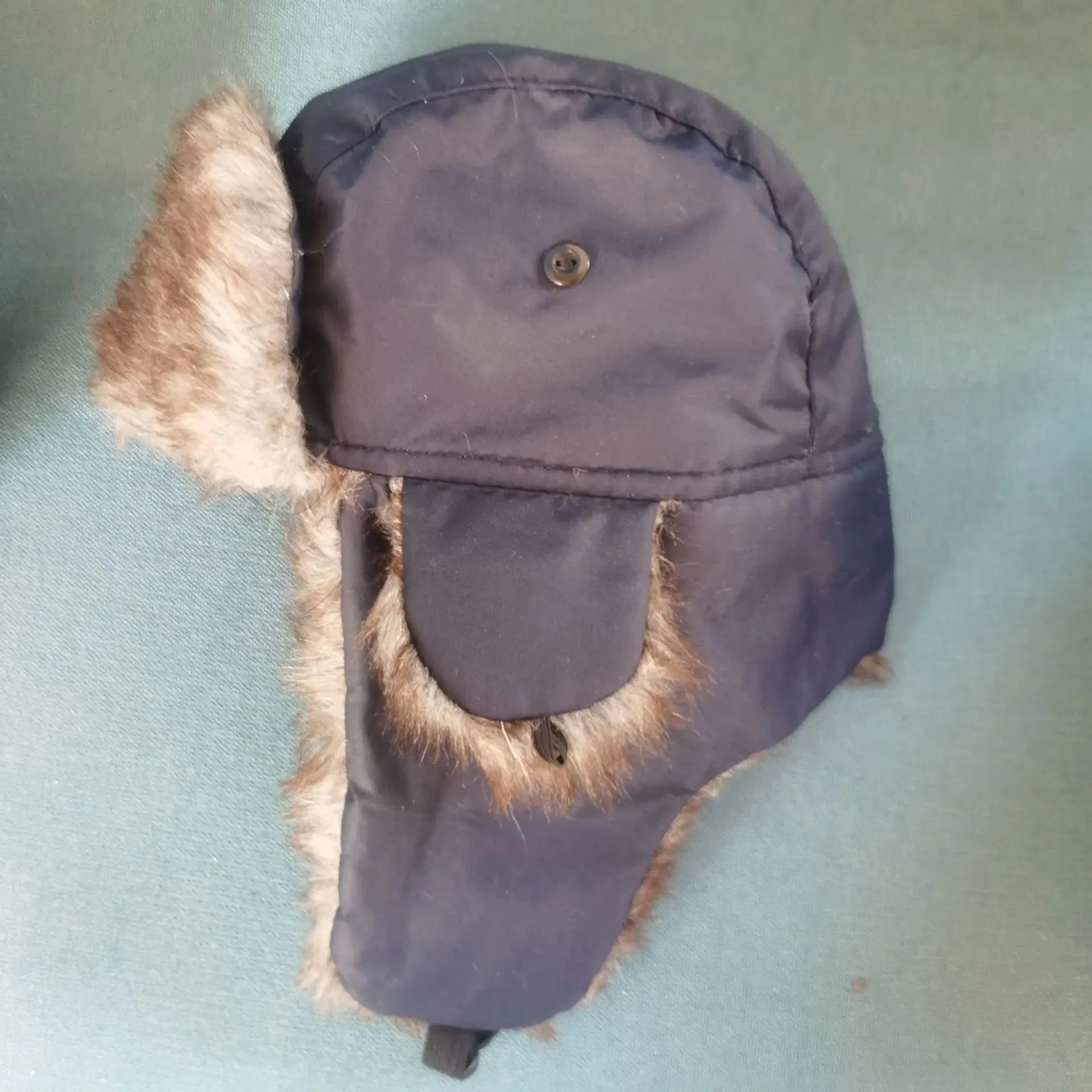 Unisex Trapper Aviator Trooper Mütze – Winter Bombermütze mit Ohrenklappen & Kunstfell | Warme Russische Skimütze für Damen & Herren Kaufschwan®