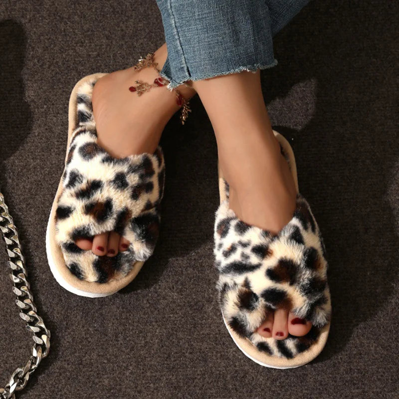 Modische Cross-Strap Plüschpantoffeln für Damen | Flauschige Hausschuhe für Zuhause | Kunstfell Flacher Absatz, Große Größe 43 Kaufschwan®